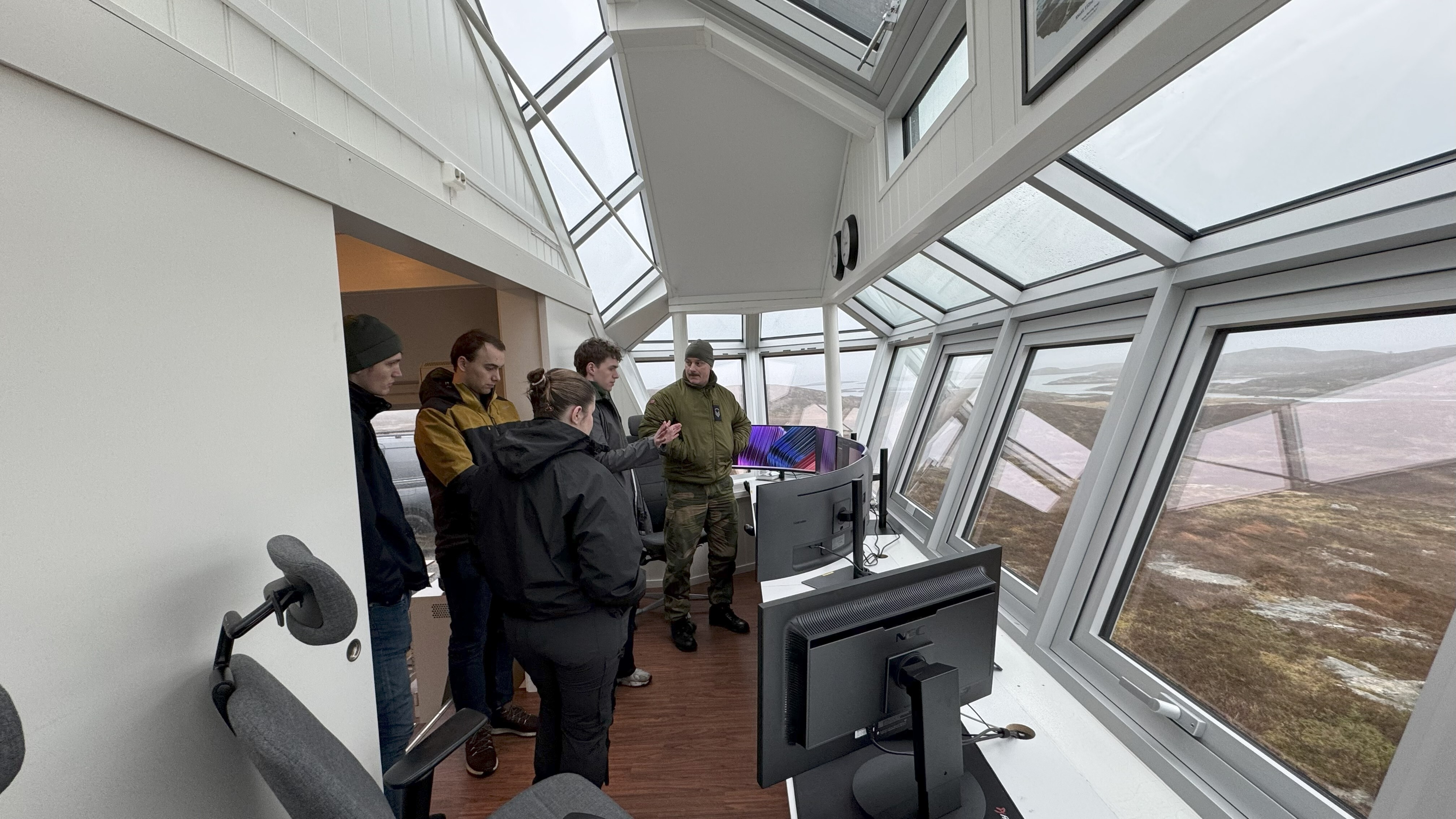 30-control_room_tarva