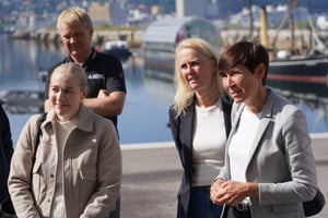 Mari Holm Lønseth, Ingvill Dalseg og Ine Eriksen Søreide. Foto: Lars Bugge Aarset/Fremtidens Industri