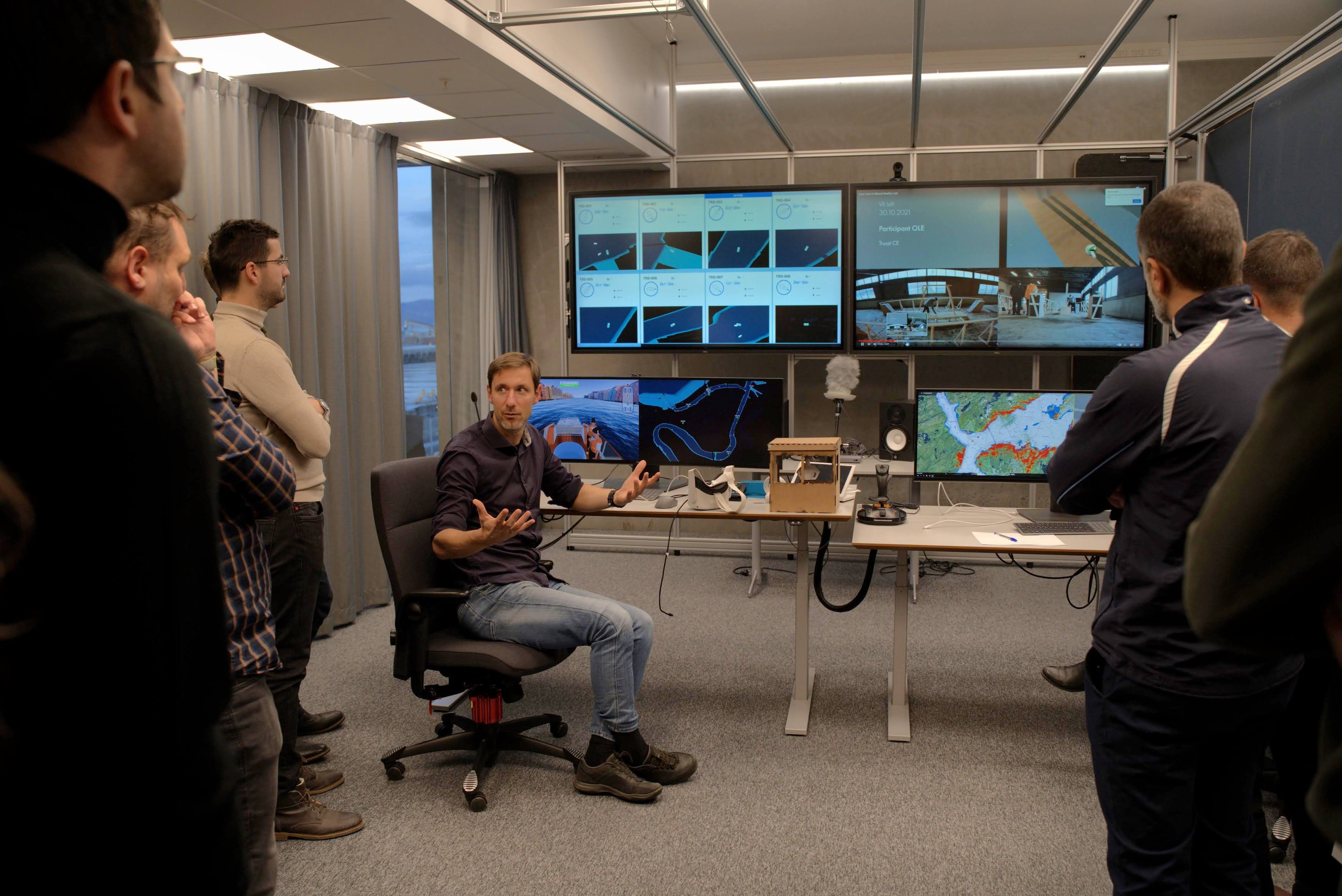 Ole Andreas Alsos presenting NTNU Shore Control Lab - Photo Lars Bugge Aarset Fremtidens Industri (1)
